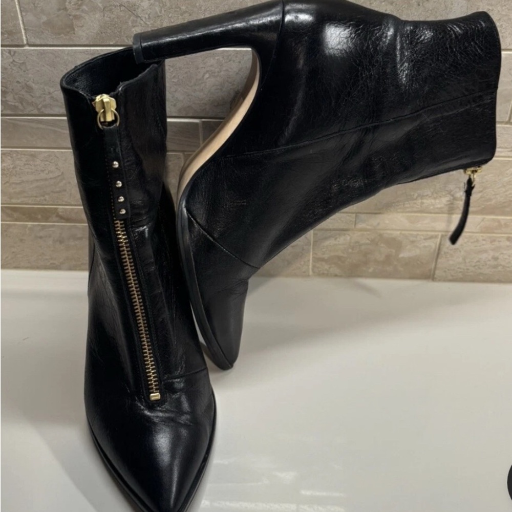 Edgy Black Leather Ankle Boots Zip Booties Made in Spain Goldtone Hardware 38